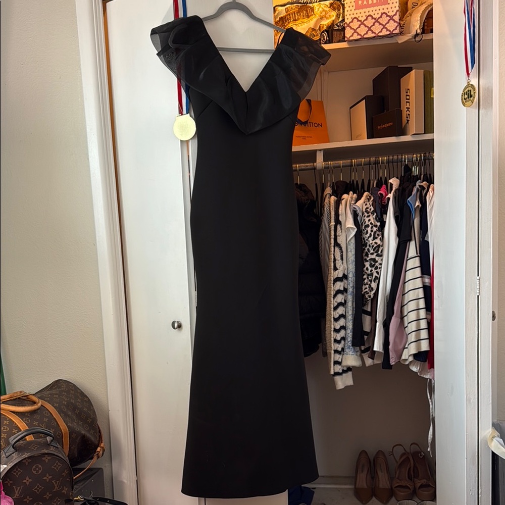 Elegant Black Evening Dress